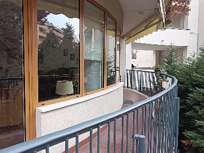 Serramenti su balcone curvo