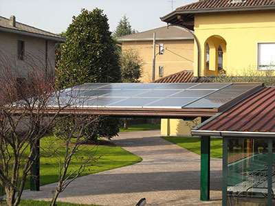 tettoia a pannelli solari